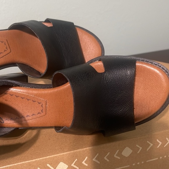 ZODIAC Women's Ida Block Heeled Sandal ankle strap black size 6 M - Picture 7 of 12